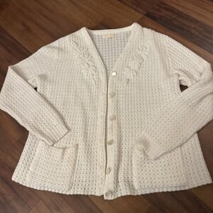 Vintage Orlon By‎ Avon Knit White Fleece Knit Button Cardigan Floral Size Small